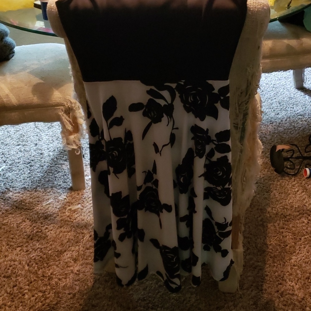 Dress - Picture 2 of 5